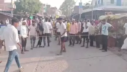 सैदपुर: जगदीशपुर में तेज रफ्तार डम्फर ने युवक को रौंदा, मौत के बाद उग्र ग्रामीणों ने किया सड़क जाम, तहसीलदार ने समझाया