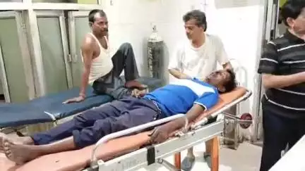 सीतापुर: आवास विकास के पास सड़क क्रॉस करते समय एक व्यक्ति को फोर व्हीलर ने मारी जोरदार टक्कर, व्यक्ति घायल हुआ