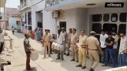 गाजियाबाद पुलिस का अपराधियों को स्पष्ट सन्देश या तो अपराध छोडे या फिर जिला,23 जिला बदर अभियुक्तो को सीमा से 6 माह के लिय