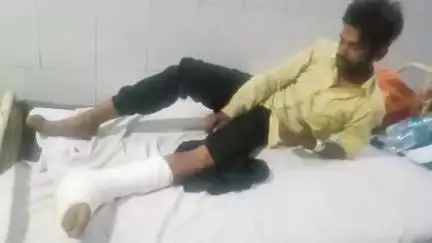 पिपरई: सीगोन गांव में 11 हजार kV लाइन के सुधार कार्य में खंभे से गिरकर 24 वर्षीय युवक घायल