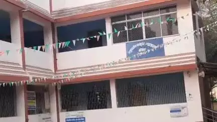 बलिया: बलिया अनुमंडल व्यवहार न्यायालय में मारपीट के मामले में एक व्यक्ति ने किया आत्मसमर्पण