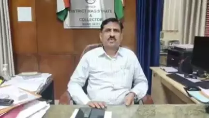 अटेर: भिंड: बरही टोल नाके पर डीएम संजीव श्रीवास्तव ने मोटर व्हीकल एक्ट के तहत वाहनों पर की जुर्माने की कार्रवाई