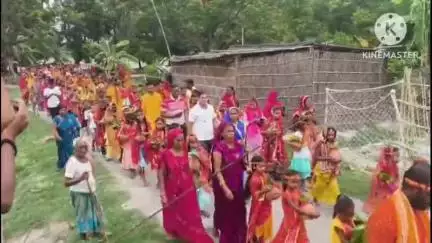 कुढ़नी: कुढनी प्रखंड में दो दिवसीय अष्ट्याम को लेकर निकाली गई कलश शोभायात्रा