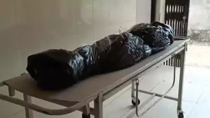 टीकमगढ़: कुर्राई गांव के पास ट्रक की टक्कर से बाइक चालक की दर्दनाक मौत, पोस्टमार्टम के बाद शव परिजनों को सौंपा गया