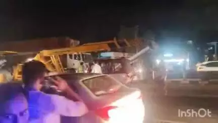सोहावल: लखनऊ-गोरखपुर राष्ट्रीय राजमार्ग पर तहसीनपुर टोल प्लाजा के समीप ट्रक पलटने से टला बड़ा हादसा, लगा लंबा जाम