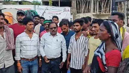 सुगौली: सुगौली नगर पंचायत के सफाईकर्मियों की हड़ताल समाप्त, शहर में सफाई कार्य फिर से शुरू