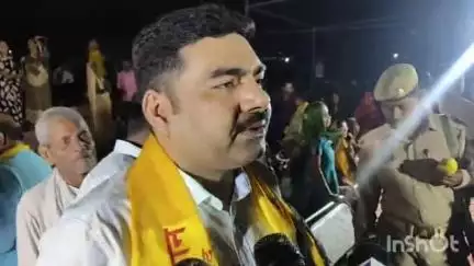 फर्रुखाबाद: गंगा दशहरा की तैयारियों का जायजा लेने एडीएम अरुण कुमार सिंह पहुंचे पांचाल घाट, व्यवस्थाएं देखीं और मीडिया को दी जानकारी