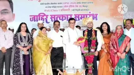 संगमनेर: पिंपळने गावाचे सुपुत्र मयूर देशमुख यांनी युपीएससी ३८ वा क्रमांक मिळवल्याबद्दल माजी मंत्री थोरात यांनी केला सत्कार