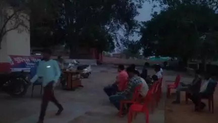 बिजावर: पिपट थाना पुलिस ने आगामी त्योहारों को लेकर थाना परिसर में शांति समिति की बैठक की
