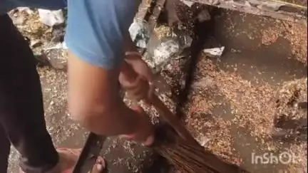 सीहोर नगर: अटल चौक के पास जल निकासी न होने से सड़क पर जमा पानी, पार्षद ने कराई नालियों की सफाई