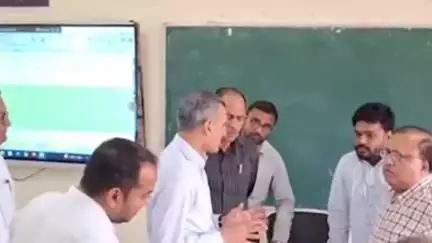 साजा: स्वामी आत्मानंद इंग्लिश मीडियम राठी स्कूल में शिक्षकों की काउंसलिंग का हुआ समापन, डीएम रहे मौजूद