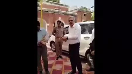 रसड़ा: रसड़ा में मुंसिफ आवास की बाउंड्रीवाल का जिला जज ने किया भूमिपूजन, अधिकारी भी रहे मौजूद