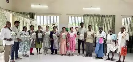 నర్సాపూర్: నర్సాపూర్ మండలంలో వ్యవసాయ శాఖ ఆధ్వర్యంలో రైతులకు అవగాహన సదస్సులు నిర్వహించారు