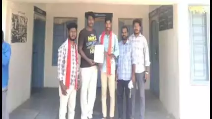 దేవరకొండ: ప్రభుత్వ పాఠశాలలో నెలకొన్న సమస్యలను పరిష్కరించి, మౌలిక వసతులను కల్పించాలని ఏఐఎస్ఎఫ్ ఆధ్వర్యంలో ఎంఈఓ కు వినతి