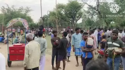 আড়শা: গন্ধবাজারে একদিনের মেলায় প্রচুর মানুষের সমাগম