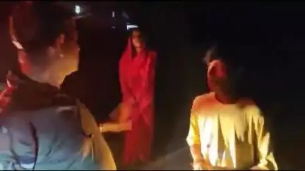 चकिया पिपरा: पिपरा डायल 112 ने सूचना प्राप्ति पर त्वरित कार्रवाई करते हुए 10 मिनट में भटके बच्चे को परिजनों को सौंपा