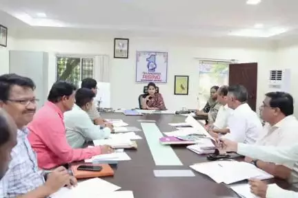 సంగారెడ్డి: పోలింగ్ కేంద్రాల భౌగోళిక మ్యాప్‌(నజరీ నక్ష)ను రూపొందించాలి: జిల్లా కలెక్టర్ వల్లూరి క్రాంతి