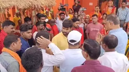 हज़ारीबाग: सांसद मनीष जायसवाल पहुंचे कटकमसांडी, रोमी सिद्धीदात्री देवी मंडप में आयोजित यज्ञ में हुए शामिल