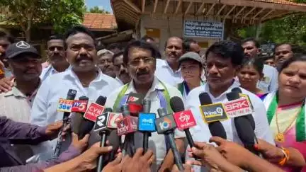 రాయదుర్గం: ఇచ్చిన హామీలను అమలు చేయని కూటమి ప్రభుత్వం : పట్టణంలో శాసనమండలి ప్రివిలేజ్ కమిటీచైర్మన్ శివరామిరెడ్డి విమర్శ