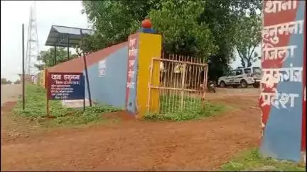हनुमना: दुगौली गांव की 16 वर्षीय किशोरी ने फांसी लगाकर की आत्महत्या, पुलिस ने शव परिजनों को सौंपा