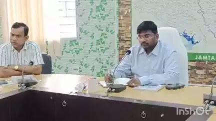 जामताड़ा: समाहरणालय में बैठक, डीसी का निर्देश- कनीय अभियंता के भरोसे न रहें, कार्यपालक अभियंता खुद करें निरीक्षण