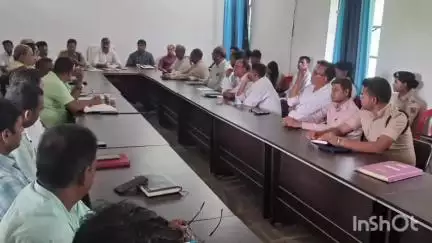 उदाकिशुनगंज: उदाकिशुनगंज में बकरीद को लेकर शांति समिति की बैठक अनुमंडल कार्यालय में आयोजित