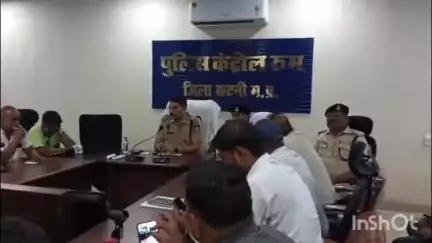 कटनी नगर: कटनी: एसपी अभिनया विश्कर्मा ने पुलिस कंट्रोल रूम में पत्रकारों से की चर्चा, बताई प्राथमिकताएँ