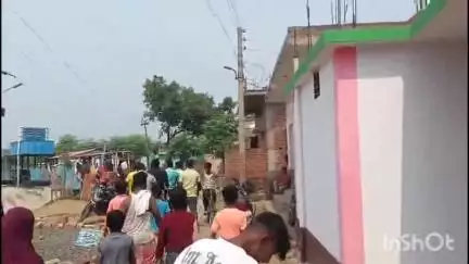पाकुड़: कांग्रेस नगर अध्यक्ष व नगर परिषद प्रशासक ने वार्ड नंबर तीन सहित अन्य वार्डों का किया निरीक्षण