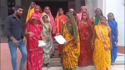छिंदवाड़ा नगर: थांवरीडोमा गांव में 21 जून से नहीं है बिजली कलेक्टर कार्यालय में ग्रामीणों ने की शिकायत
#jansamasya