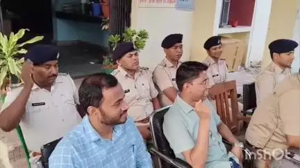 एकंगरसराय: एकंगरसराय थाना कैंपस में बकरीद पर्व को लेकर शांति समिति की बैठक हुई, बीडीओ रहे मौजूद