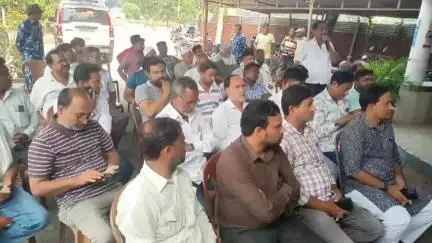 গোয়ালপোখর ২: চাকুলিয়া থানার কানকি তে ঈদুল জোহা উৎসব উপলক্ষে শান্তি বৈঠক করলো প্রশাসন , বৈঠকে উপস্থিত ছিলেন ,আইসি রাজু সোনার