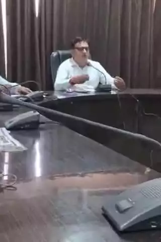 टीकमगढ़: कलेक्ट्रेट में शांति समिति की बैठक, ईद पर खुले में कुर्बानी पर रोक, मुस्लिम समाज घरों में निभाएगा परंपरा