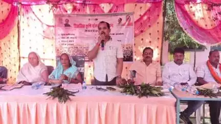 कांसाबेल: चोंगरीबहार में सालिक साय के आतिथ्य में कृषि तकनीकों और योजनाओं की जानकारी दी गई, किसानों में दिखा उत्साह