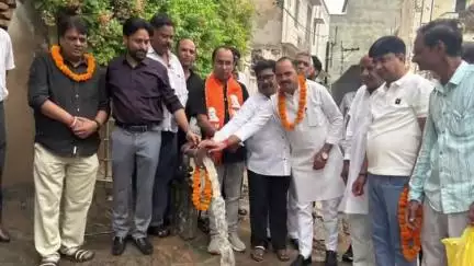 चिड़ावा: चिड़ावा शहर के वार्ड नंबर 24 में नवनिर्मित ट्यूबवेल का समारोहपूर्वक उद्घाटन, पेयजल समस्या से मिलेगी निजात