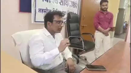 सनावद: सनावद न्यायालय परिसर में तंबाकू निषेध दिवस सप्ताह के अंतर्गत विधिक जागरूकता शिविर का आयोजन
