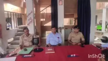 करायपरसुराय: करायपरसुराय थाना कैंपस में बकरीद पर्व को लेकर शांति समिति की बैठक हुई, बीडीओ और अंचल इंस्पेक्टर रहे मौजूद