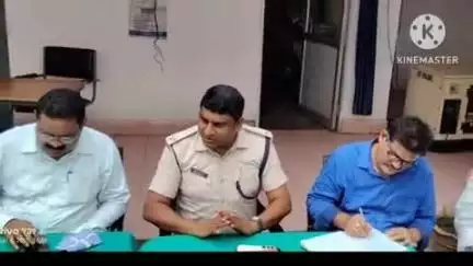 साहिबगंज: बकरीद पर्व को लेकर नगर थाना परिसर में सदर सीओ की मौजूदगी में शांति समिति की बैठक में दिए गए कई दिशा निर्देश
