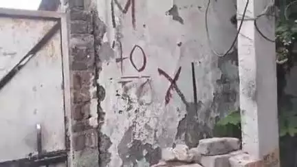 रुद्रपुर: खेड़ा में प्रशासन ने कल्याणी नदी के किनारे बने घरों को अतिक्रमण में किया चिन्हित, स्थानीय लोगों ने टीम का किया विरोध