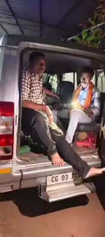 पंडरिया: तिलक पेट्रोल पंप बीरकोना के पास तेज रफ्तार बाइक में सवार दो लोग गिरकर घायल हुए, जिला अस्पताल में भर्ती