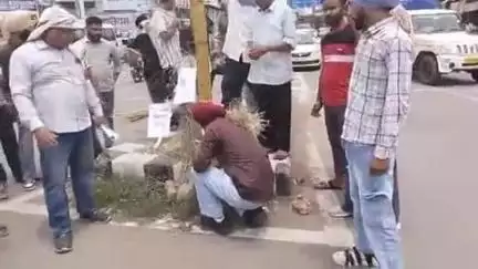 रुद्रपुर: पहाड़गंज में मस्जिद निर्माण के विरोध में देवभूमि रक्षा मंच ने जिलाप्रशासन, मेयर और विधायक का फूंका काफूंकापुतला