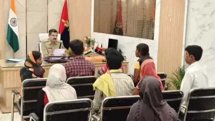 जगदीशपुर: भागलपुर: वरीय पुलिस अधीक्षक द्वारा जनता दरबार में फरियादियों की शिकायतें सुनी गईं