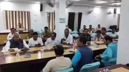 दरभंगा: जिलाधिकारी की अध्यक्षता में अंबेडकर सभागार में बकरीद पर्व को लेकर जिला शांति समिति के साथ बैठक