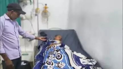 सिधौली: कमलापुर में बिजली का खंबा गिरने से बच्चे की हालत गंभीर