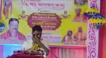 लालगंज: पहाड़पुर में श्रीमद् भागवत कथा में श्रद्धालुओं की जुटी भीड़, श्री कृष्ण की बाल लीलाओं को सुनकर श्रद्धालु हुए भाव विभोर