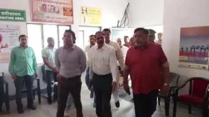 कैराना: शामली के डीएम ने ऊंचागांव व अजसदपुर जिड़ाना में पीएचसी एवं उपकेंद्रों का किया निरीक्षण, दिए आवश्यक दिशा-निर्देश