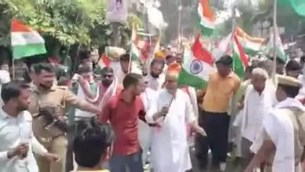 सिकंदरा: सिकंदरा में 7 किलोमीटर लंबी यात्रा में 10,000 लोगों ने लहराया तिरंगा, सेना के ऑपरेशन सिंदूर की सफलता पर निकाली गई यात्रा
