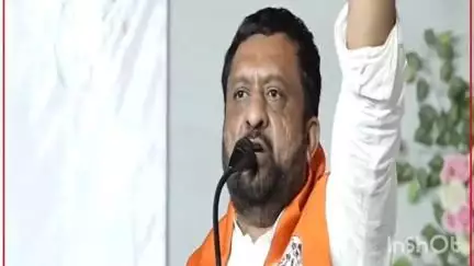 વિસાવદર: વિસાવદર વિધાનસભા ના ઉમેદવાર કીરીટભાઇ પટેલ પોતાના પ્રચાર દરમિયાન વિઠ્ઠલભાઈ રાદડિયાને યાદ કરી થયા ભાવુક