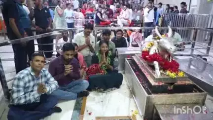 उज्जैन शहर: विश्व प्रसिद्ध बाबा महाकाल मंदिर में सोशल मीडिया पर फेमस मोनालिसा ने किए दर्शन