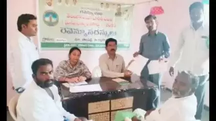 నాంపల్లి: మండలంలోని పలు గ్రామాలలో నిర్వహించిన రెవెన్యూ సదస్సులకు మొదటి, 2వ రోజు కలిపి 73 దరఖాస్తులు వచ్చాయి: ఎమ్మార్వో దేవ్ సింగ్