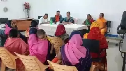 पाटन: किशनपुर पंचायत के मुखिया ने आंगनबाड़ी सेविकाओं के साथ की बैठक